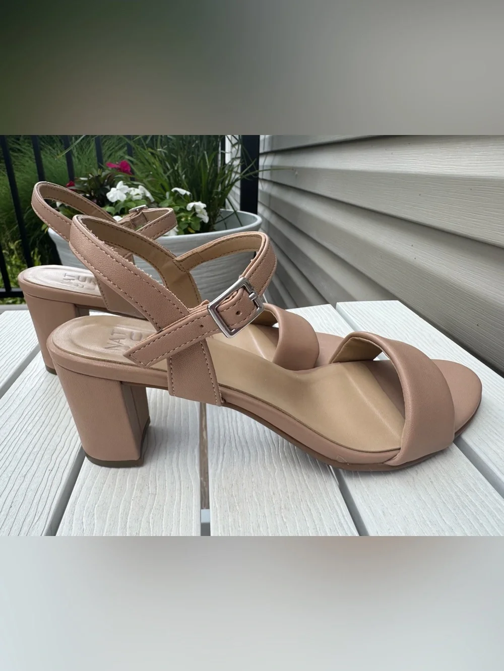 Naturalizer Women’s Nude Slingback Sandals Excellent condition! - Size 9M